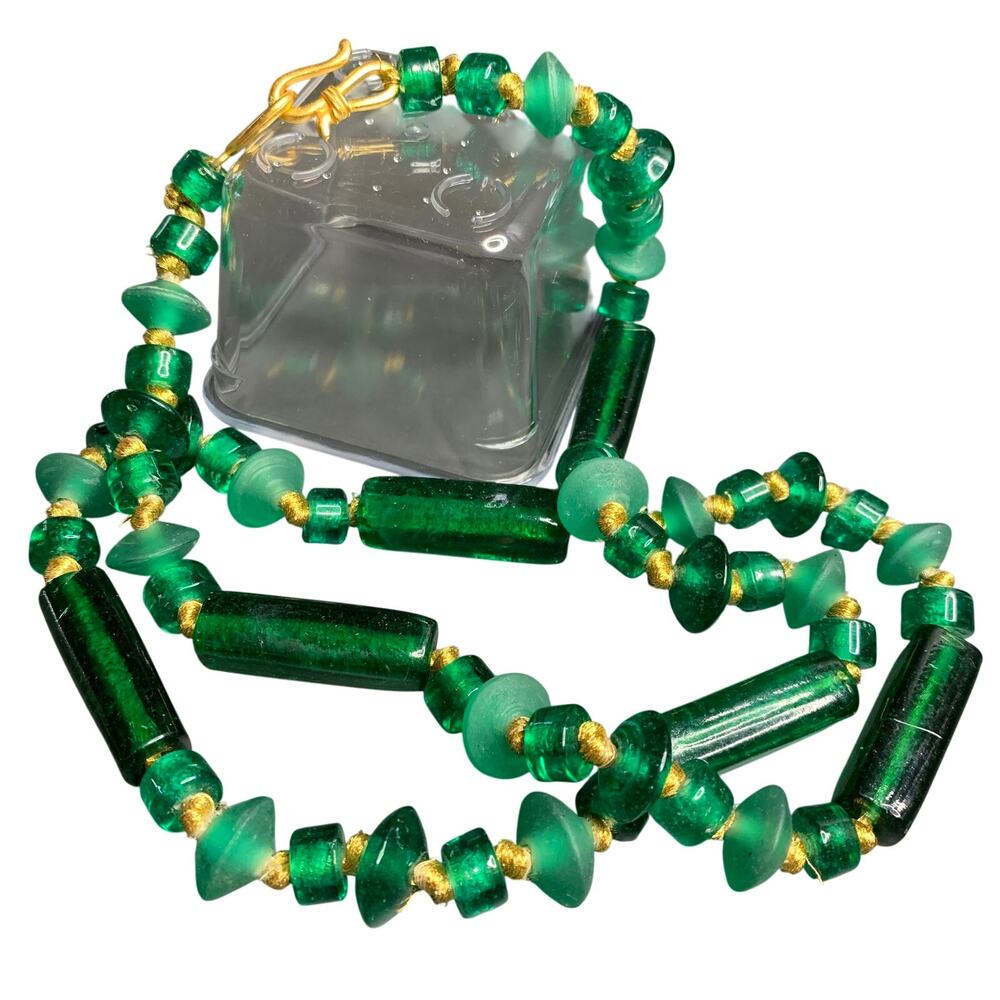 Vintage Emerald Beaded Bottle Glass Necklace 32 Inches